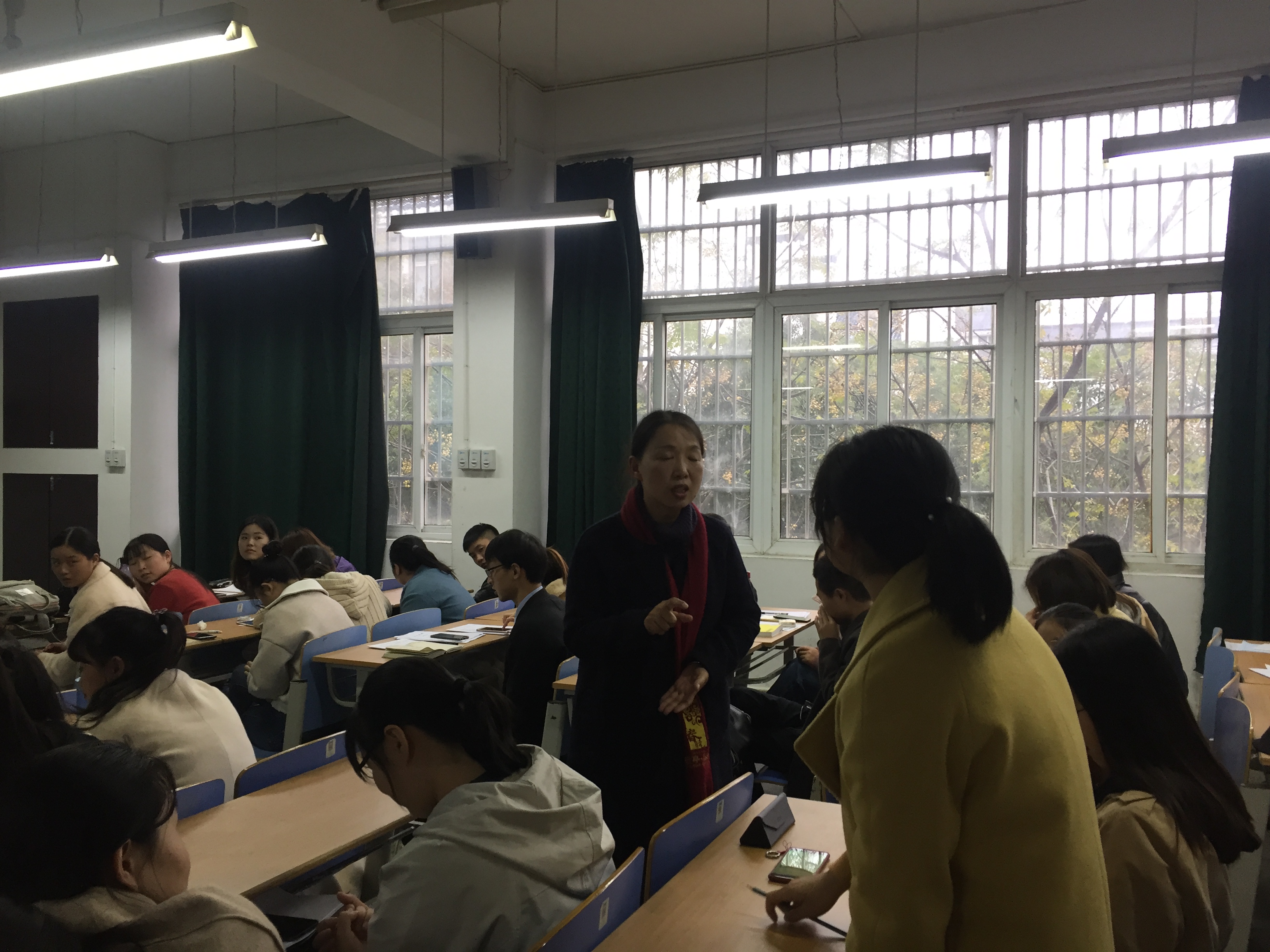 池州一中李季老师为外国语学院师生做报告